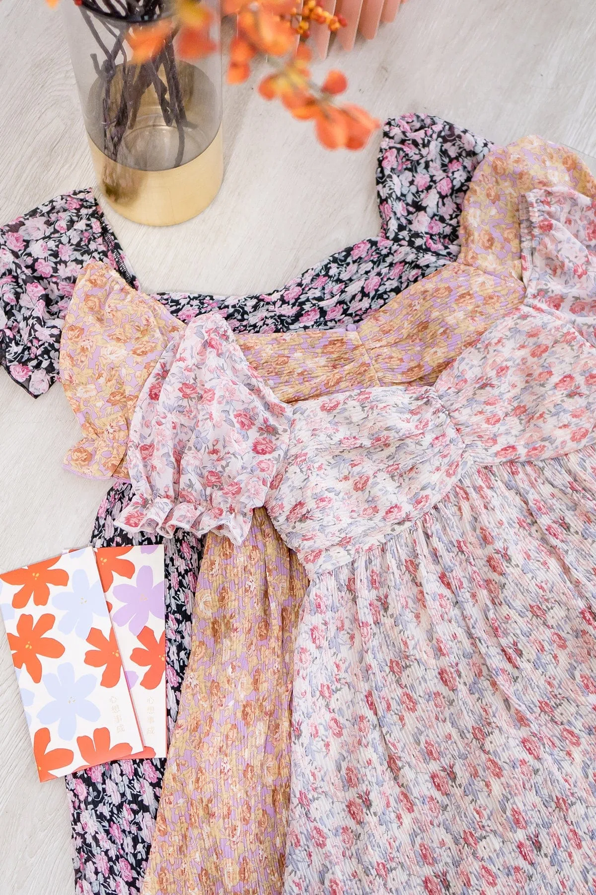 AMARA CRINKLED VINTAGE FLORAL DRESS IN ROSE/CREAM