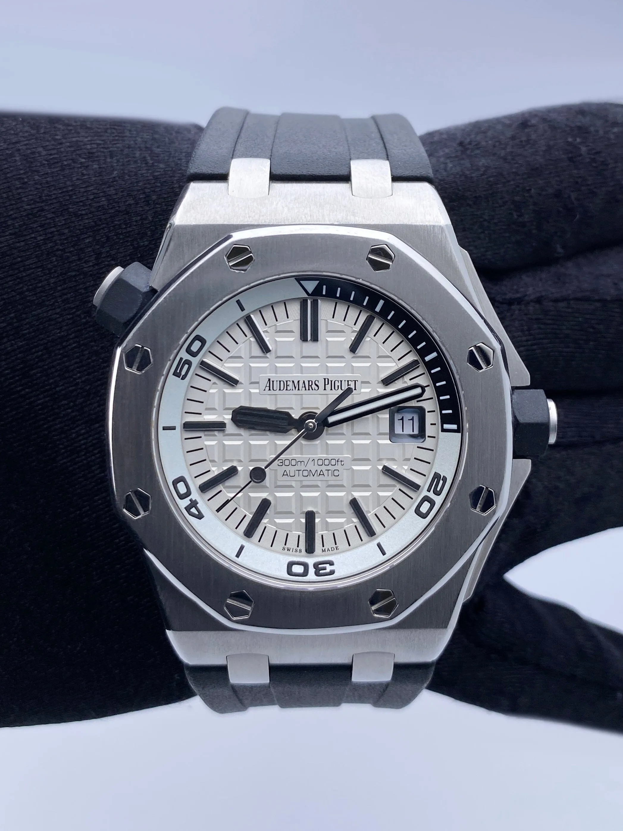 Audemars Piguet Royal Oak Offshore Diver 15710ST Silver Dial Mens Watch