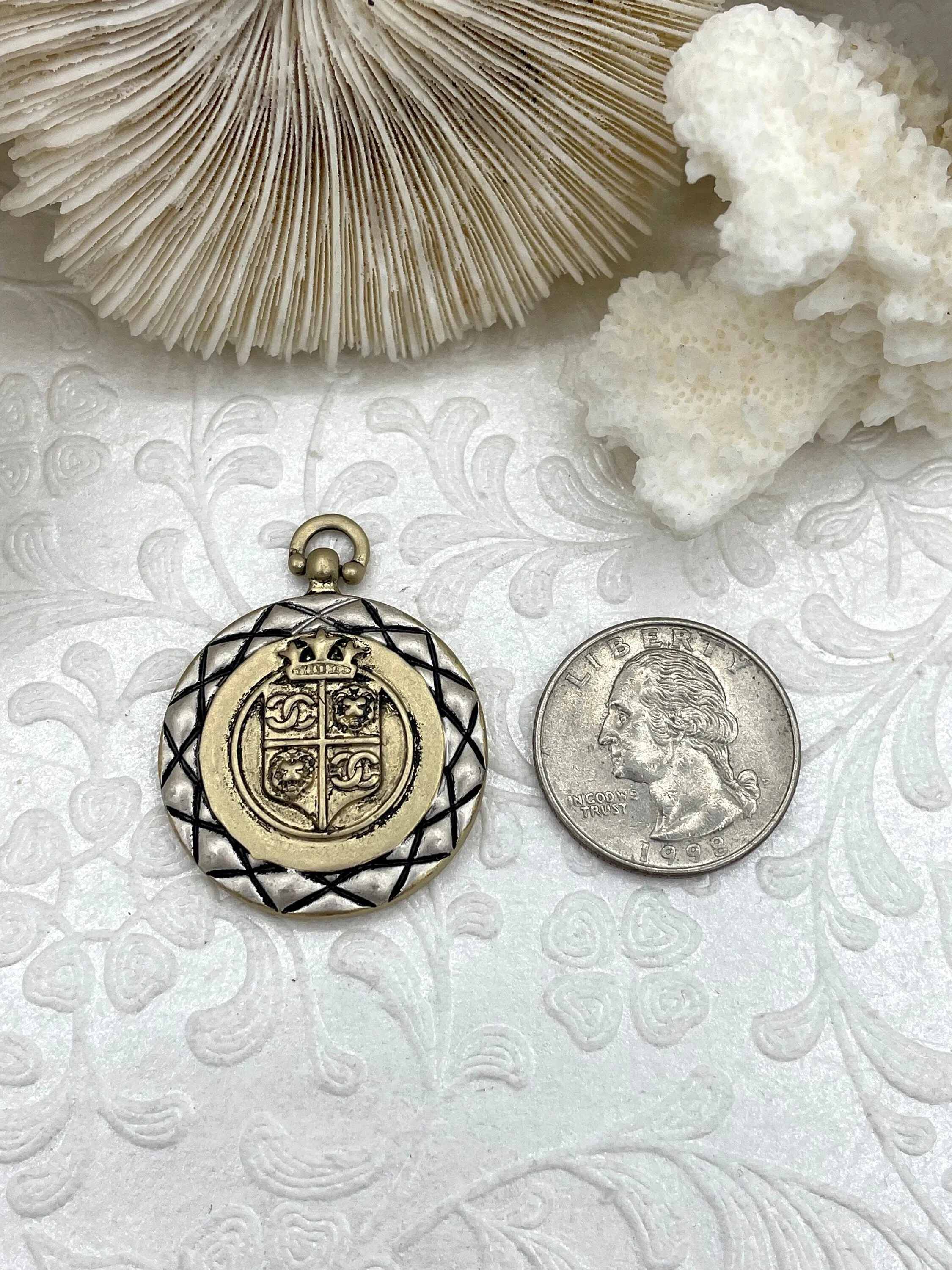 French Coin Pendant 30mm, Quilted Crown Lion Coin, Crown Medallion, Vintage Coin, Lion Coin, 3 Finishes,Coin Pendant, French Coin, Fast Ship